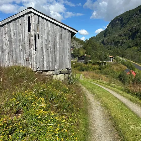 Koselig Fjellhytte I Vakre Valldalen, Roldal, Ullensvang
